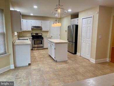 209 E Flagstone Dr, Newark, DE 19702 - photo 4