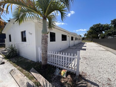 707 SW 10th St unit 1-4, Dania, FL 33004 - photo 4