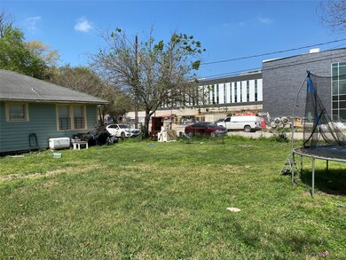 630 King St, Houston, TX 77022 - photo 3