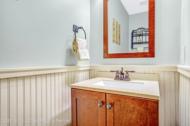 1/2 Bathroom