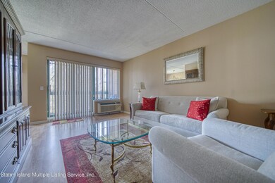 Whispering Woods At Latourette unit 4B, Staten Island, NY 10314 - photo 5