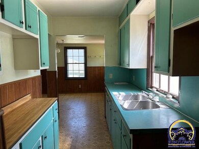 3022 SE Colorado Ave, Topeka, KS 66605 - photo 7