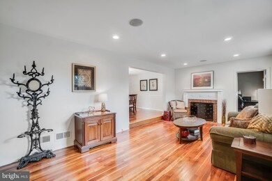 1511 Forest Glen Rd, Silver Spring, MD 20910 - photo 6