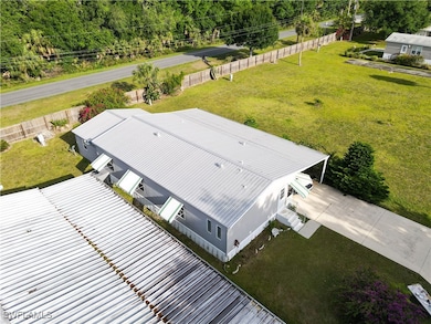 933 Yacht Club Way NW, Moore Haven, FL 33471 - photo 5