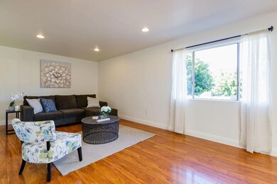 004_4family_room