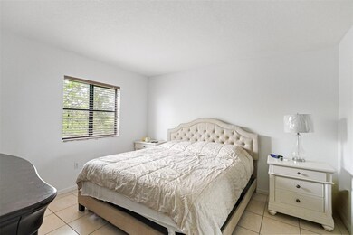 22921 SW 88th Place unit 201, Cutler Bay, FL 33190 - photo 4