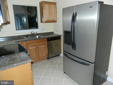 2586 Merrywood Ct unit 6, Woodbridge, VA 22192 - photo 3