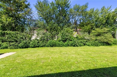 8420 Robinson St, Overland Park, KS 66212 - photo 7