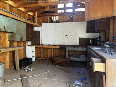 1842 Oakridge Dr unit B, Charleston, WV 25311 - photo 7