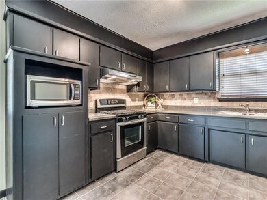 4104 NW 52nd St, Oklahoma City, OK 73112 - photo 5