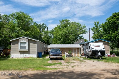 Shed in the middle of mobile homes convey. Mobile