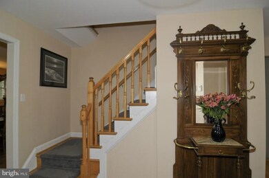 7909 Cindy Ln, Bethesda, MD 20817 - photo 2