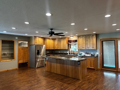 808 N Hillcrest St, Arnold, NE 69120 - photo 3