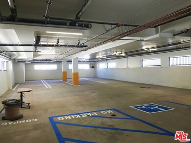 22425 Del Valle St, Woodland Hills, CA 91364 - photo 5