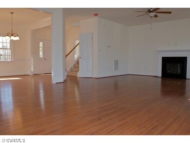 Den/Family/Great Room - Spacious Great Room, 18 ft