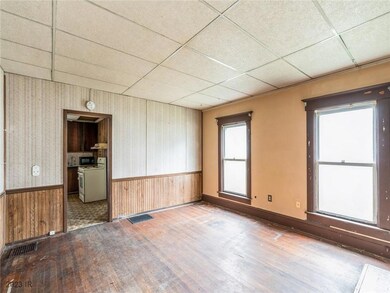 2622 E Walnut St, Des Moines, IA 50317 - photo 4
