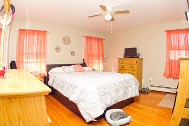 MasterBed1