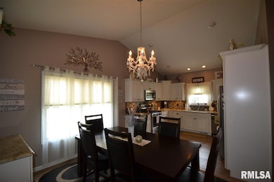 6022 W Charleston Ct, Peoria, IL 61607 - photo 7