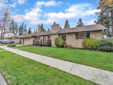 255 N Gardner Ave, Stayton, OR 97383 - photo 4