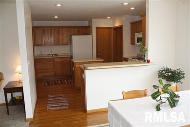 1647 W 66th St, Davenport, IA 52806 - photo 4