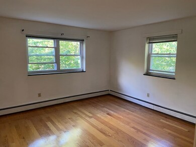 79 Walnut St unit 5, Newtonville, MA 02460 - photo 4