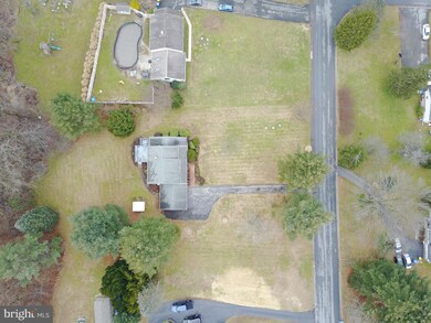 88 Cambridge Dr, Glen Mills, PA 19342 - photo 4