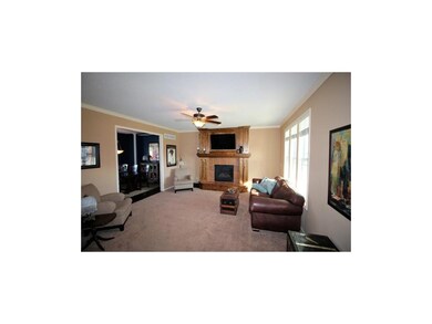 10223 Theden Cir, Lenexa, KS 66220 - photo 5