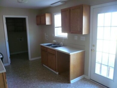 204 Fox Creek Ct, Manchester, TN 37355 - photo 6