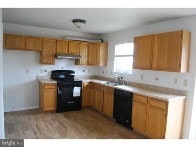 216 E Flagstone Dr, Newark, DE 19702 - photo 2