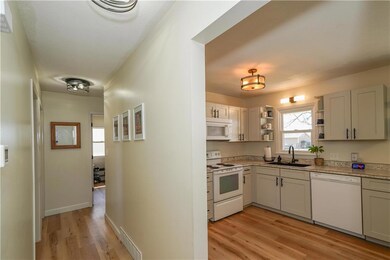 1211 E 13th St S, Newton, IA 50208 - photo 7