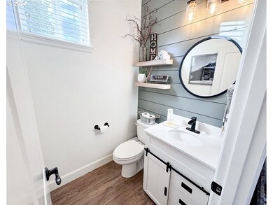 15701 SE Kestrel Dr, Clackamas, OR 97015 - photo 4