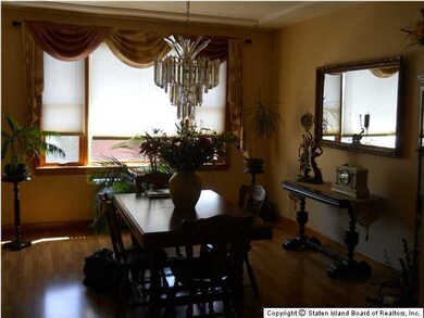 152 Dickie Ave, Staten Island, NY 10314 - photo 4