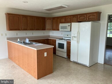 9 Wrenwood Ln, Berkeley Springs, WV 25411 - photo 6