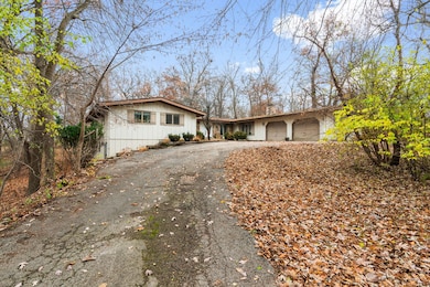 4N645 Mohican Ln, Elburn, IL 60119 - photo 2