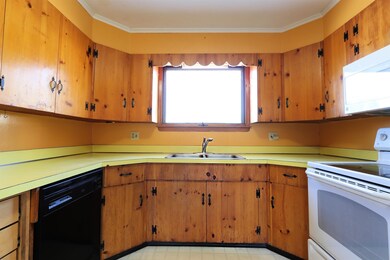 257 Waterman Cir, Saint Johnsbury, VT 05819 - photo 3