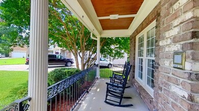 25-web-or-mls-208-Kings-Castle-Dr-Apex-N