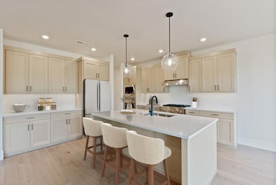 1391 NW Ochoa Dr, Bend, OR 97703 - photo 2