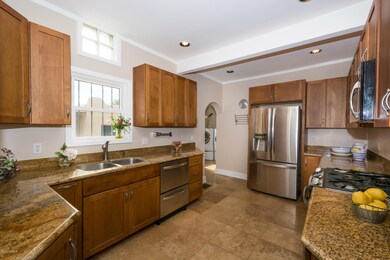 Granite, Stainless Steel appliances
