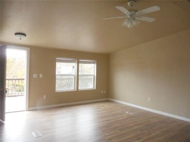 Living Room /Entrance