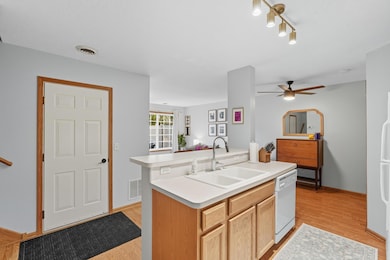 2056 Gresham Ave N, Saint Paul, MN 55128 - photo 5