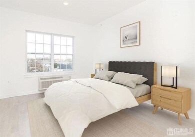 175 Quincy Ct, Perth Amboy, NJ 08861 - photo 4