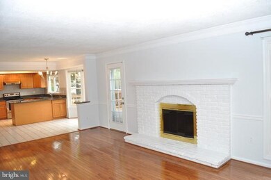 12655 Lloydminster Dr, North Potomac, MD 20878 - photo 7