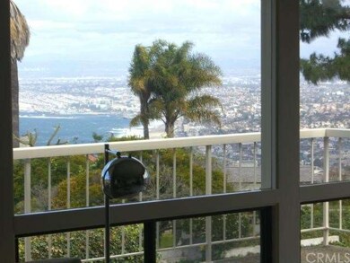 Living room view overlooking the south bay to the 