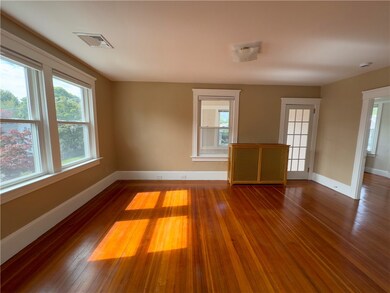 15 Freeborn St unit 2, Newport, RI 02840 - photo 7