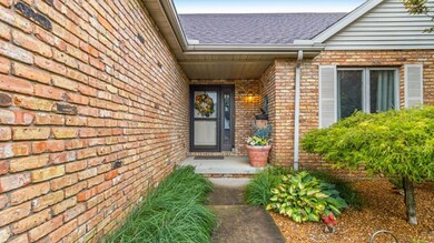 5409 N Castleberry Dr, Peoria, IL 61615 - photo 2