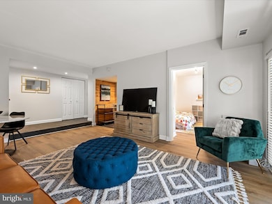 11813 Breton Ct unit 1A, Reston, VA 20191 - photo 3