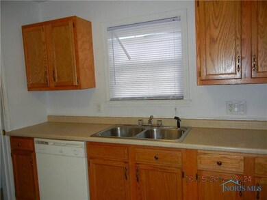 225 Orville Dr, Toledo, OH 43612 - photo 3