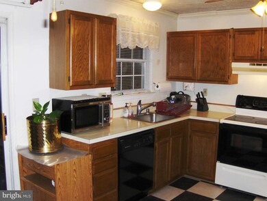 6412 Bear Ct, Waldorf, MD 20603 - photo 2