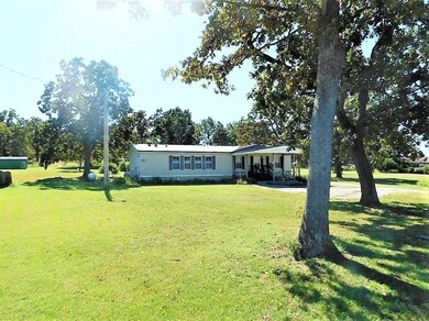 1008 E Jordan Rd, Colcord, OK 74338 - photo 2