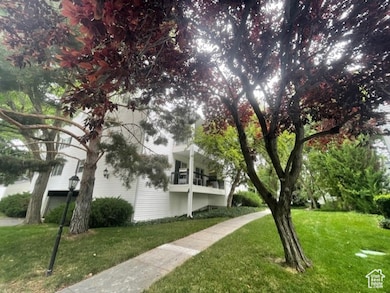 657 E 4065 S unit C, Salt Lake City, UT 84107 - photo 2